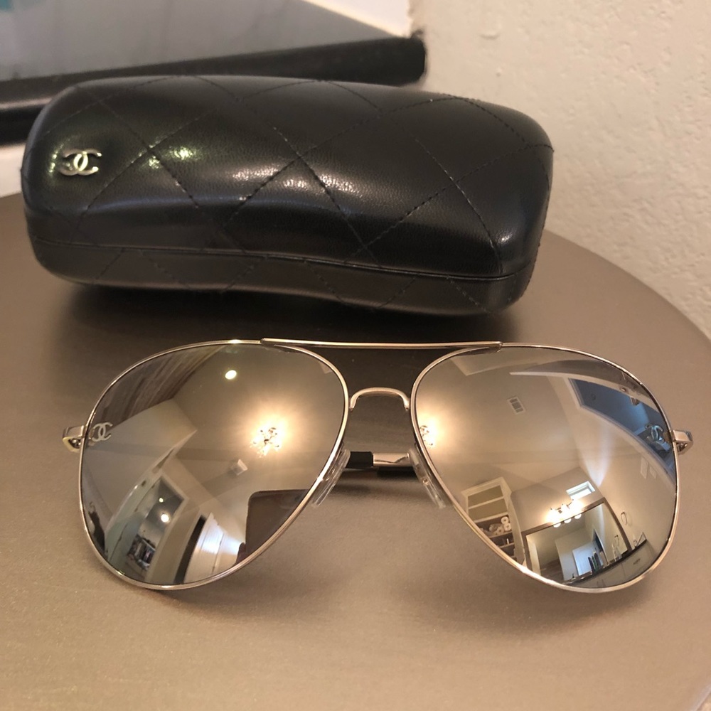 Chanel Pilot Sunglass brand new gold/brown color